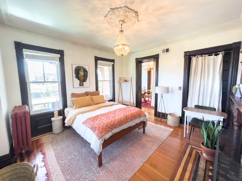 Flexible Lease Term Cozy Victorian Overlooking the Hudson Listings